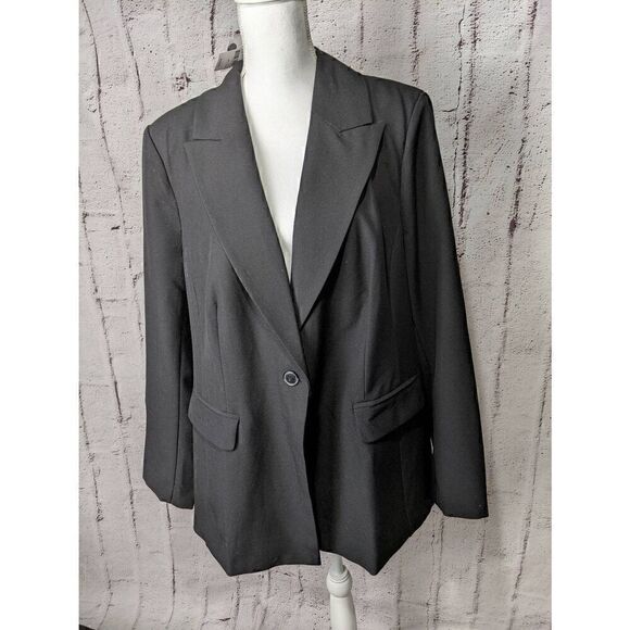 Lane Bryant Jackets & Blazers - Lane Bryant Women's Classic Black Blazer One Button Sz 18 New with tag
